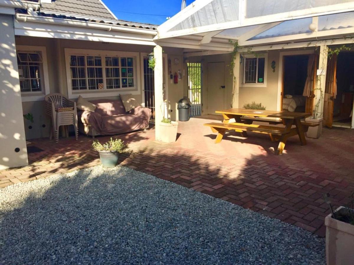 Jembjo'S Knysna Lodge & Backpackers Экстерьер фото